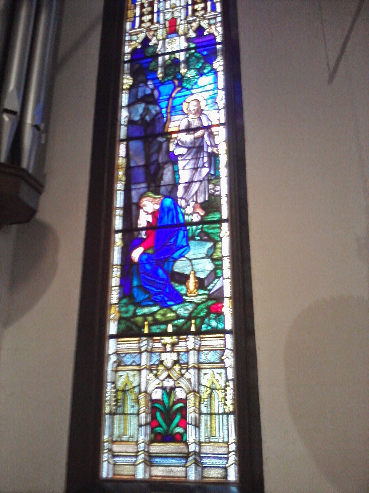 mary-at-the-tomb-window